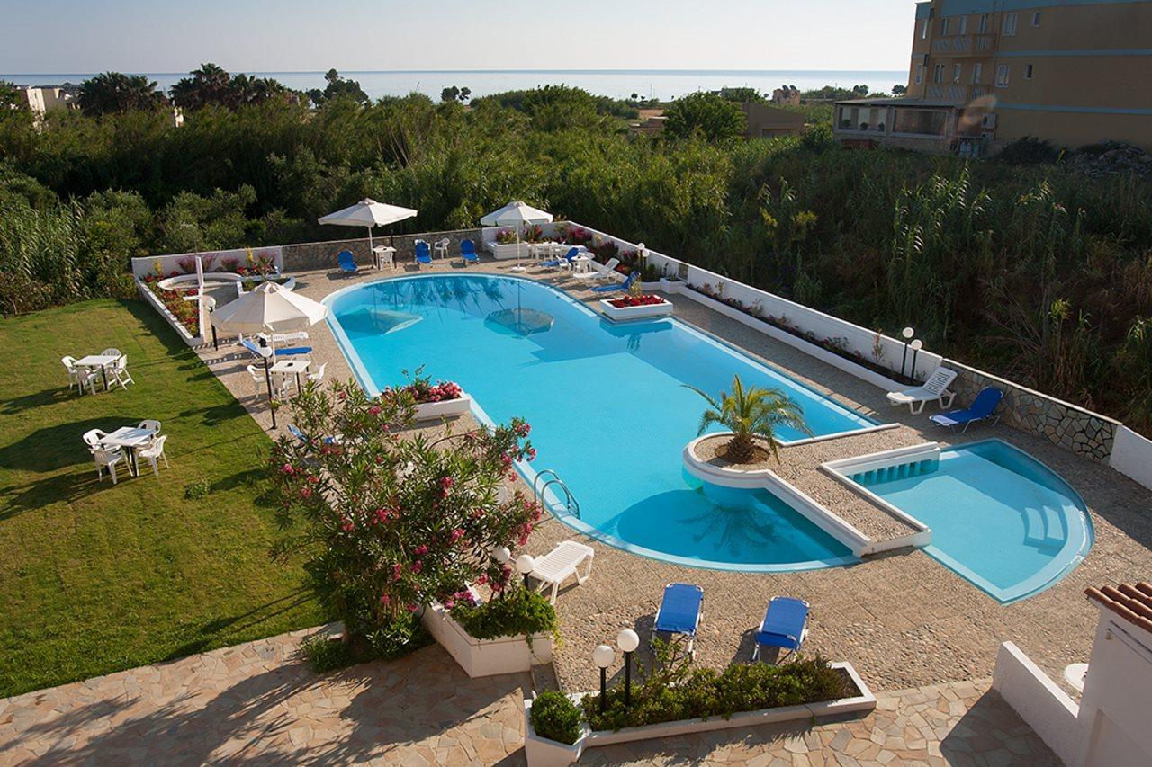 Albatross Hotel Máleme Luaran gambar