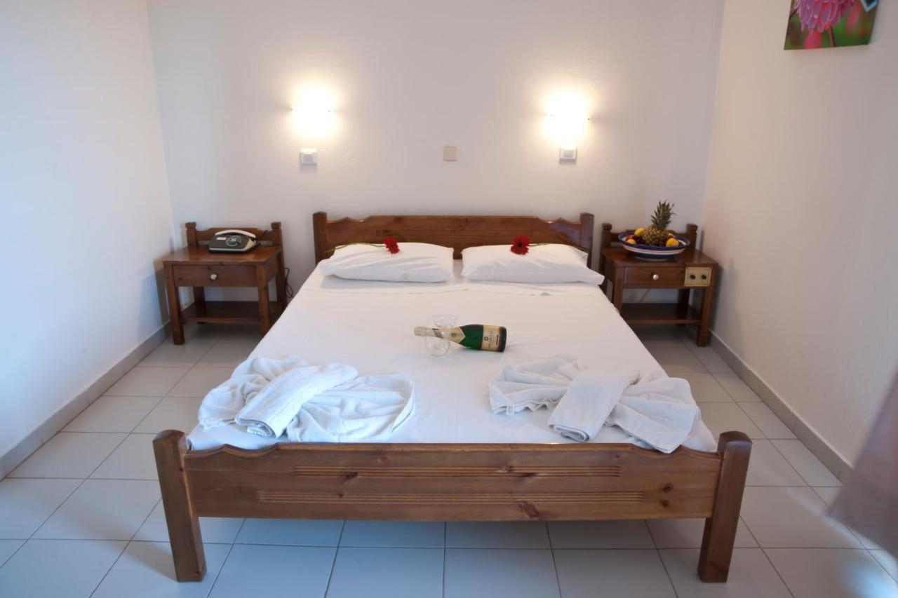 Albatross Hotel Máleme Luaran gambar