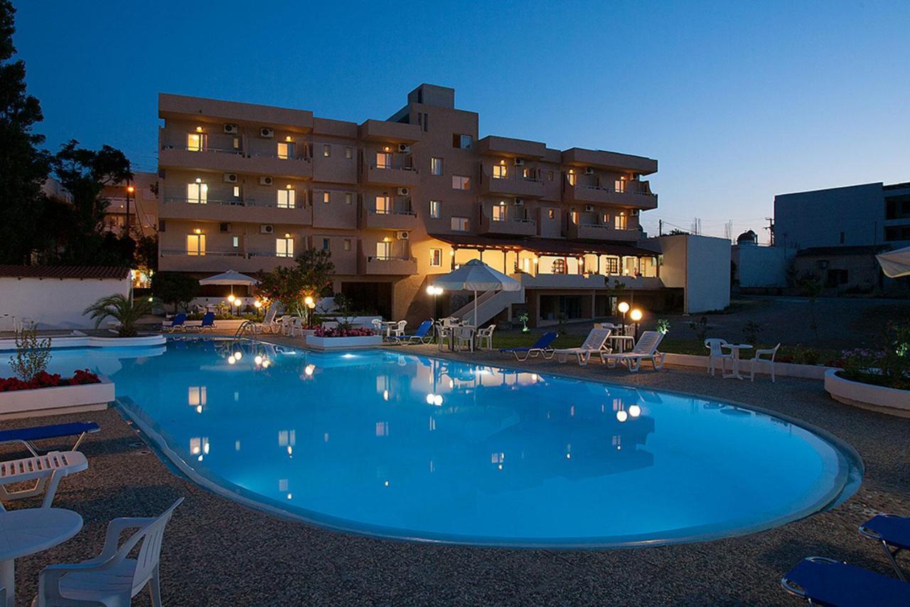 Albatross Hotel Máleme Luaran gambar