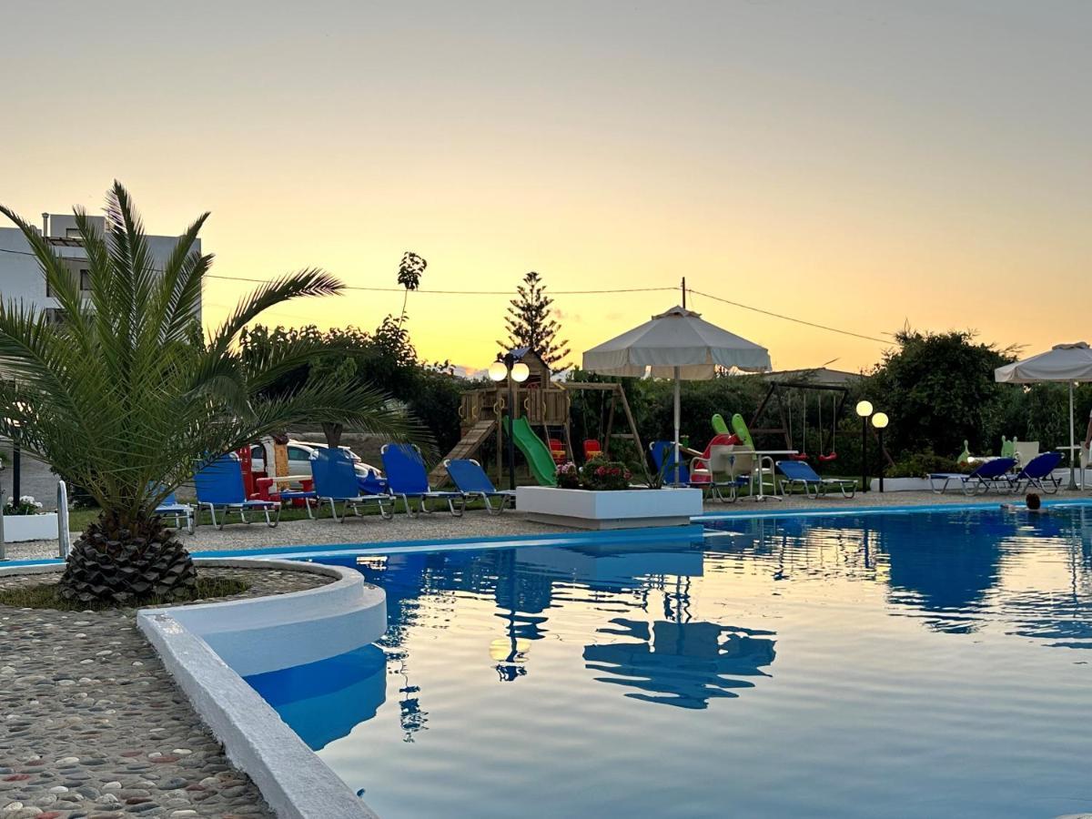 Albatross Hotel Máleme Luaran gambar